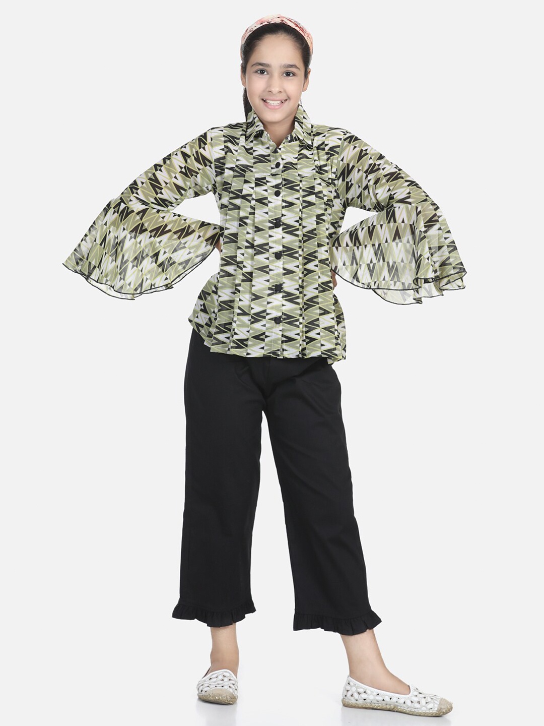

Cutiekins Girls Green & Black Printed Top with Capris