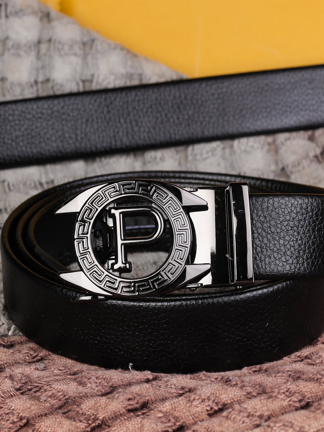 

Kastner Men Black & Silver-Toned Textured Belt