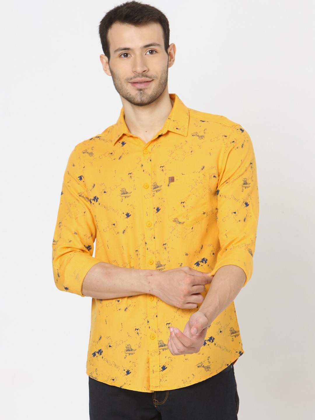 

SPYKAR Men Yellow Slim Fit Printed Casual Shirt