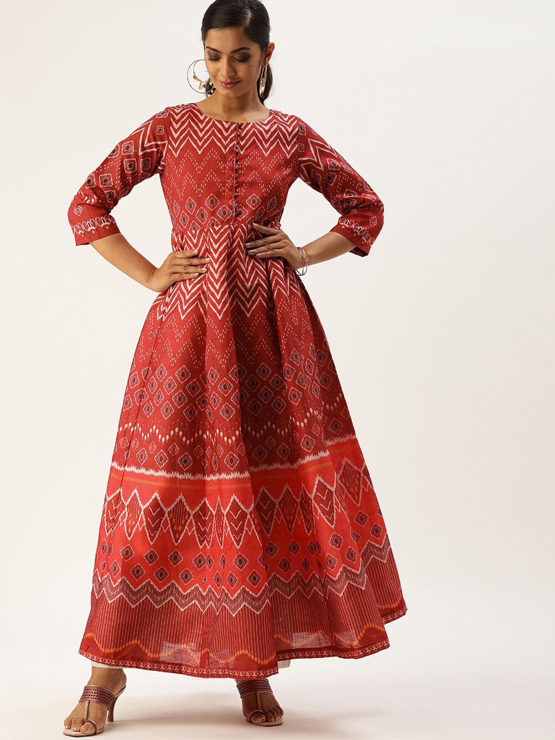 

Varanga Women Maroon & White Ethnic Motifs Printed Anarkali Silk Kurta