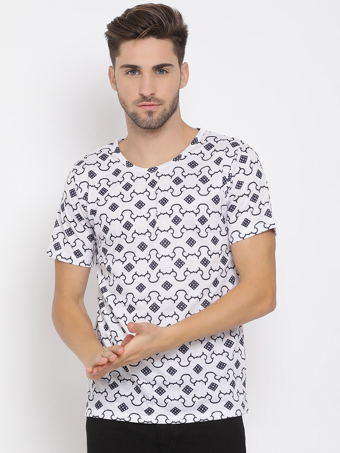 

Hangup Men White & Navy Printed Round Neck T-shirt