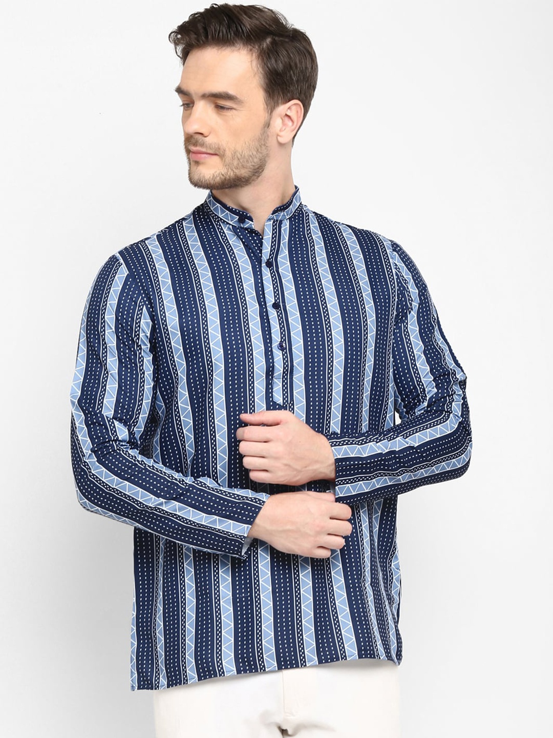 

hangup trend Men Blue Geometric Printed Short Kurta