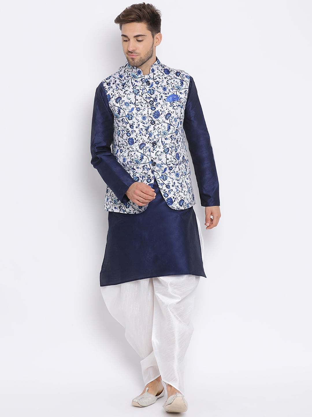 

Hangup Men Navy Blue Solid Kurta with Pyjamas & Waistcoat