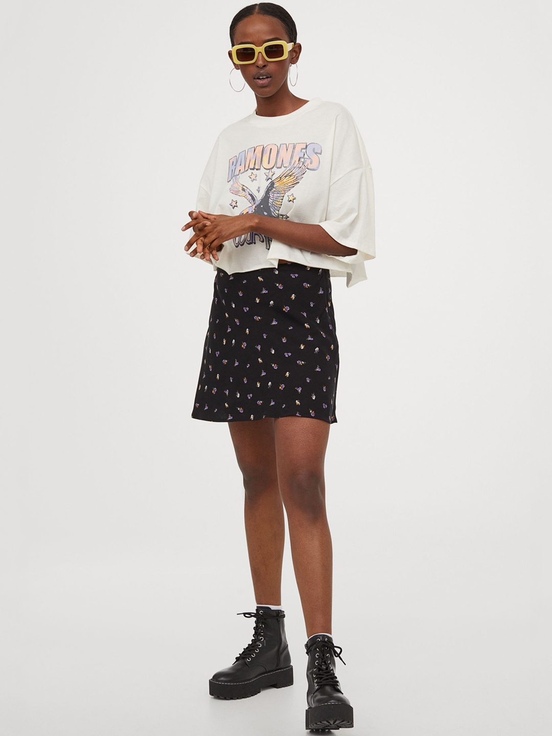 

H&M Black Floral Printed A-line Skirt