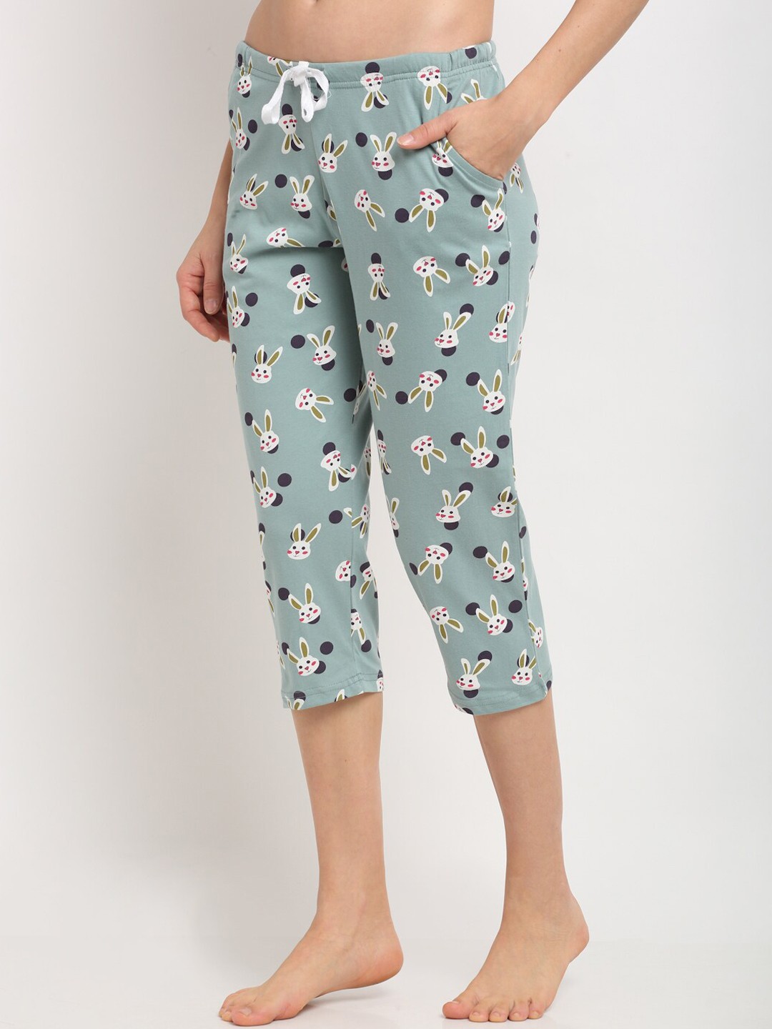 

Kanvin Women Sea Green & White Printed Pure Cotton Lounge Capris