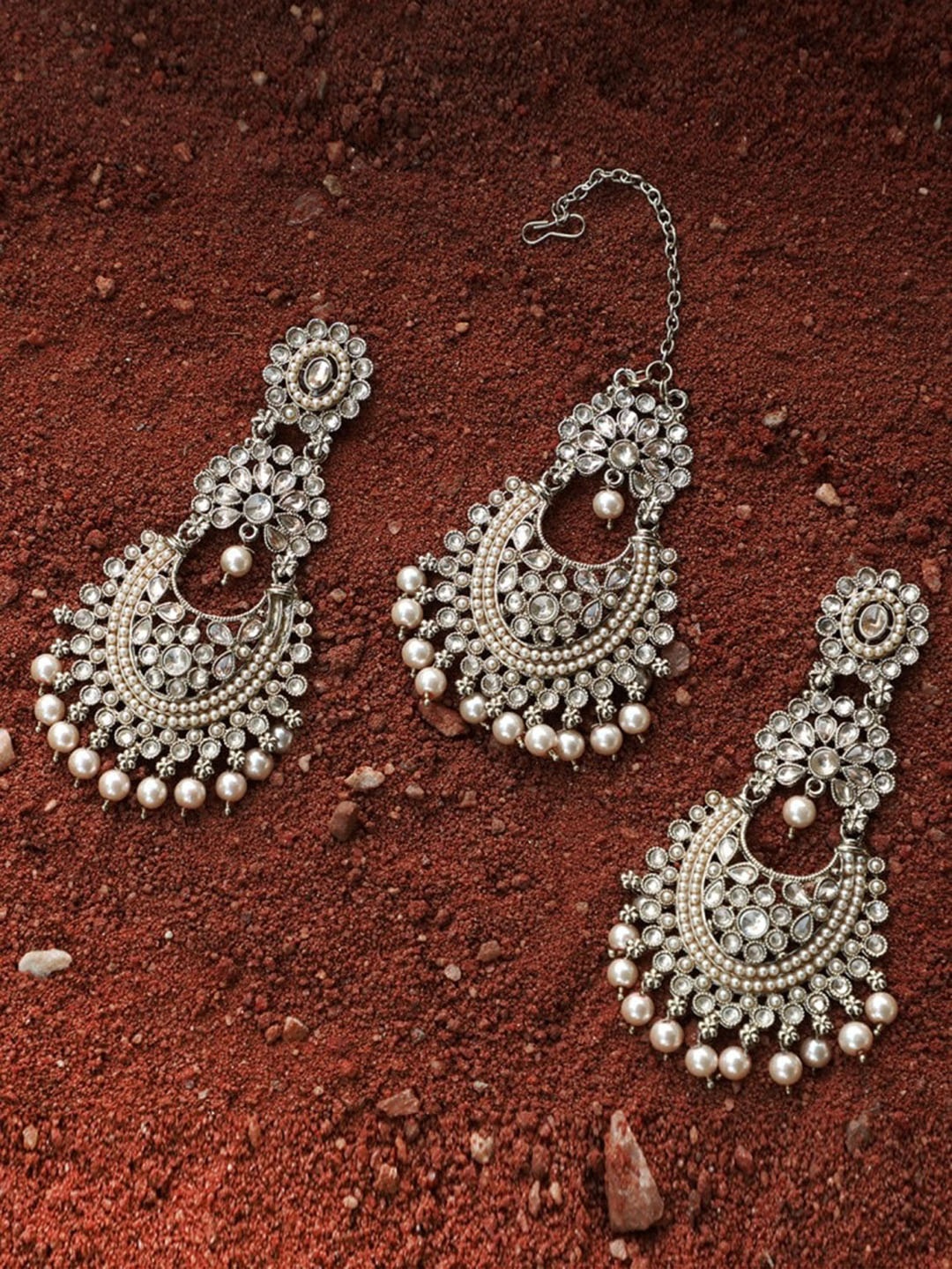 

Adwitiya Collection 24CT Gold-Plated Off-White Stone-Studded Maang Tikka with Earing