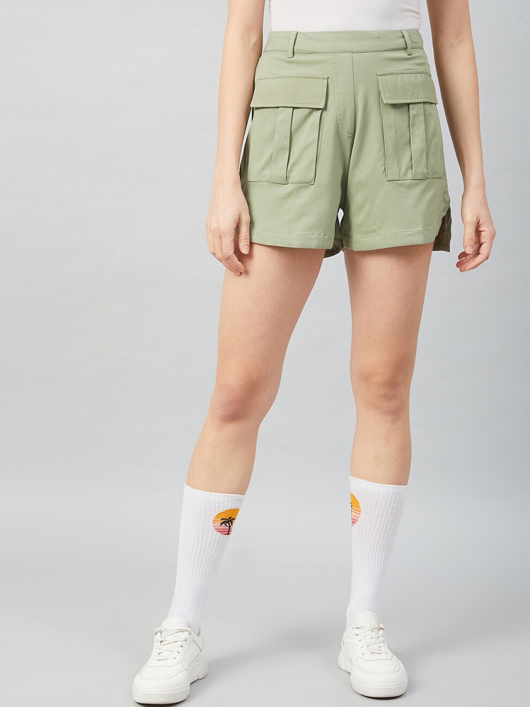 

Athena Women Sea Green Solid Regular Fit Regular Shorts