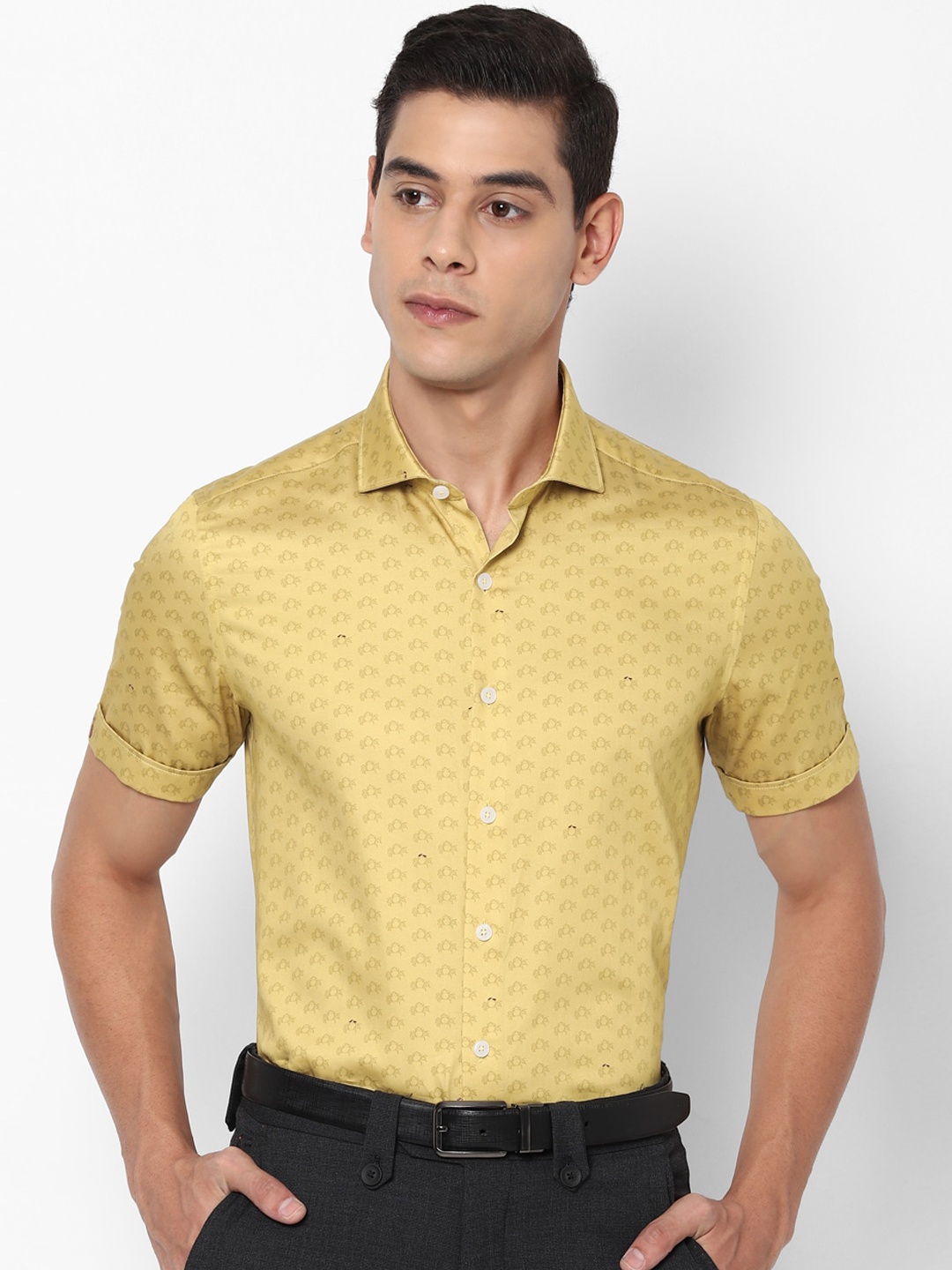 

SIMON CARTER LONDON Men Yellow Slim Fit Printed Casual Shirt