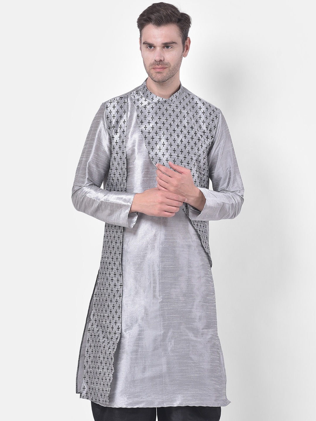 

DEYANN Men Silver-Coloured & Black Printed Kurta