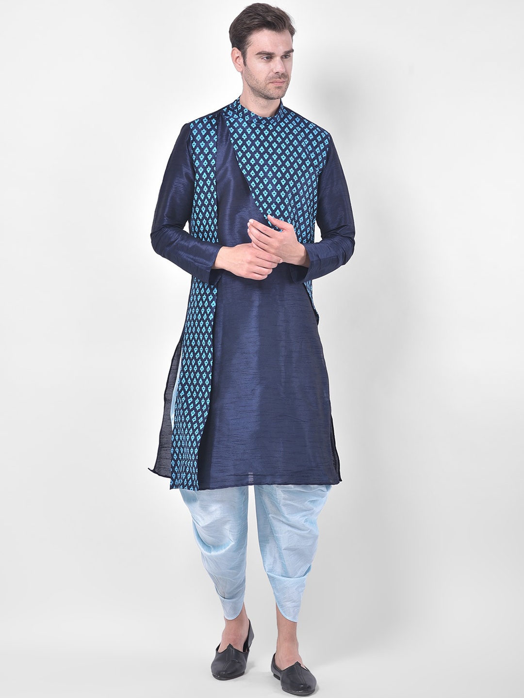 

DEYANN Men Navy Blue Ethnic Motifs Printed Layered Straight Dupion Silk Kurta & Patiala