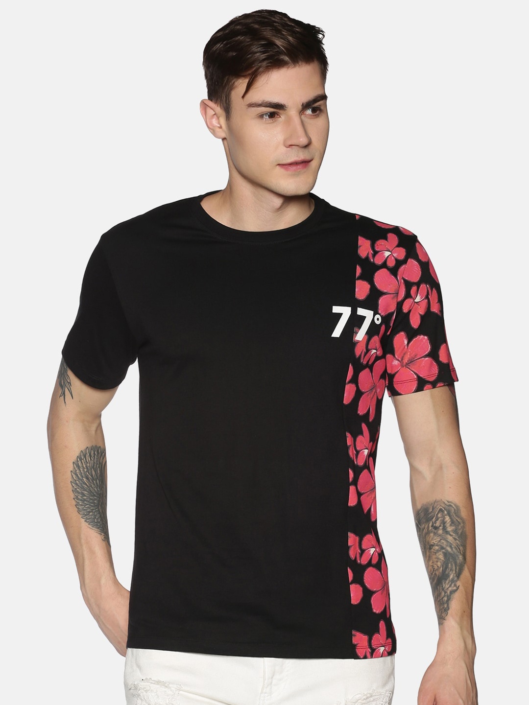 

UrGear Men Black Printed Round Neck Cotton Pure Cotton T-shirt