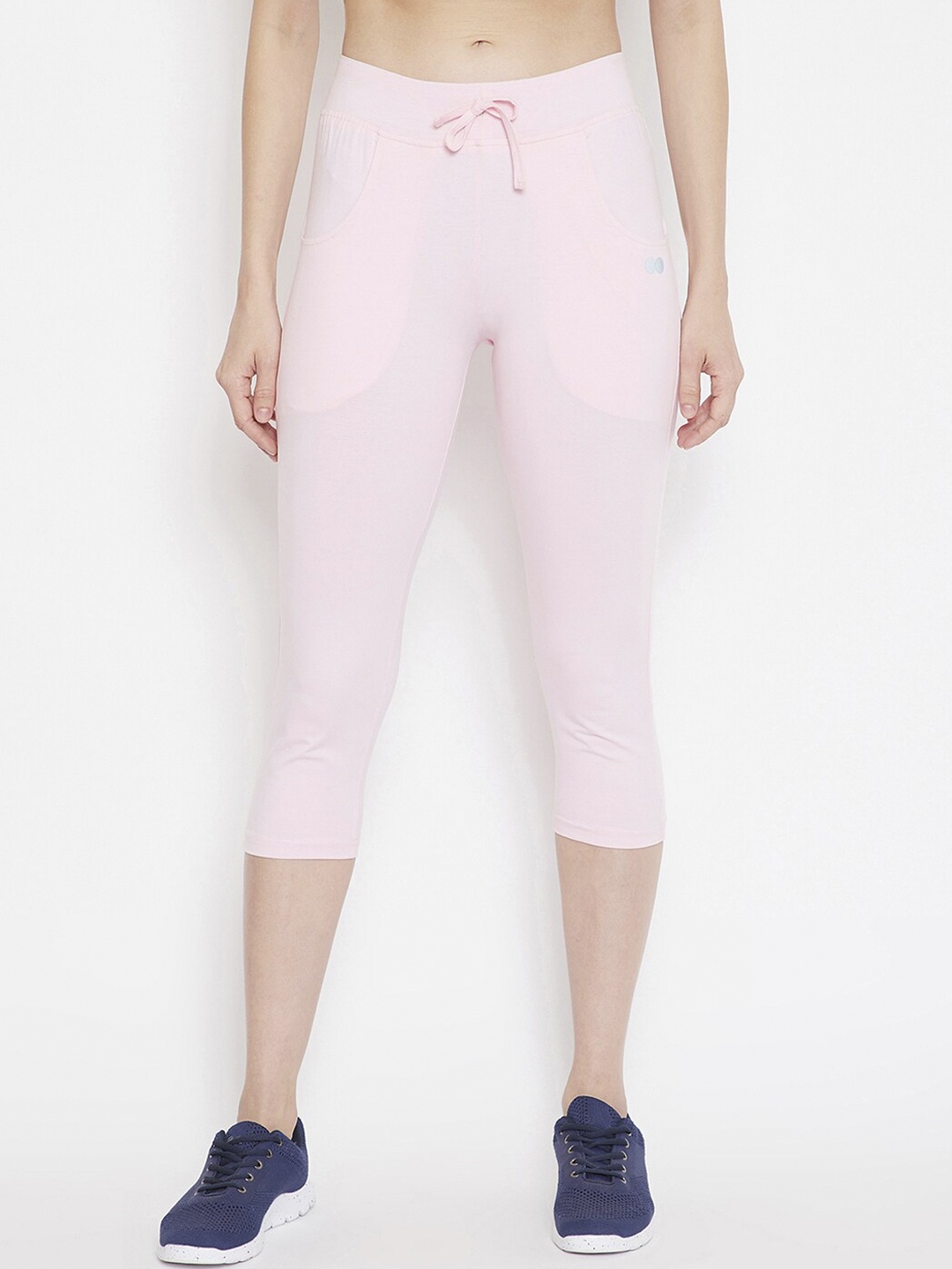 

Clovia Women Snug Fit Active Capri Tights, Pink
