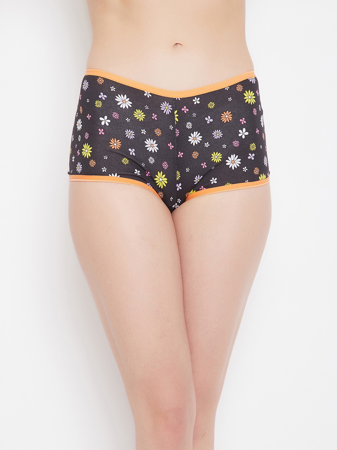 

Clovia Women Black & White Printed Boy Shorts PN2260G13