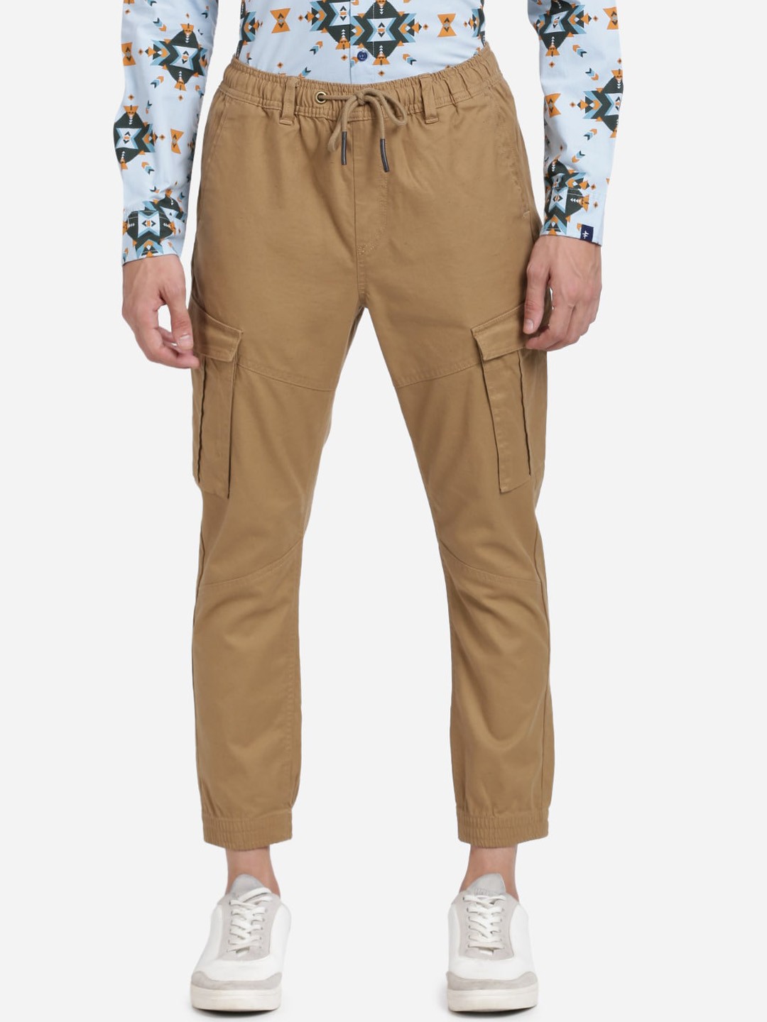 

Breakbounce Men Beige Slim Fit Cargos Trousers