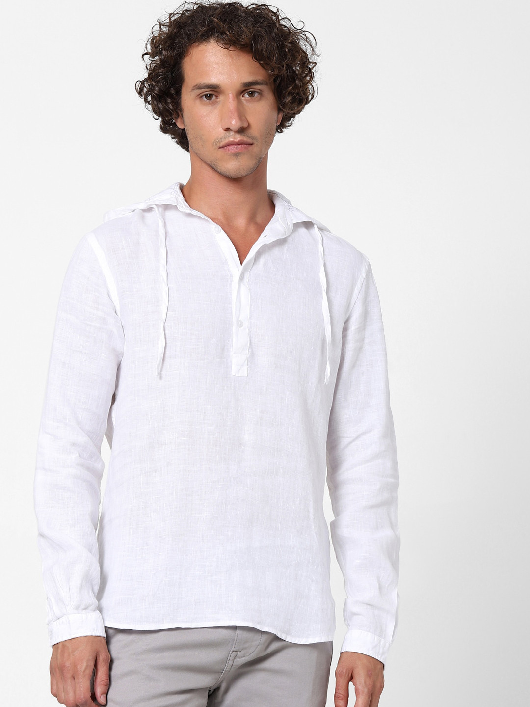 

Celio Men White Regular Fit Solid Casual Shirt