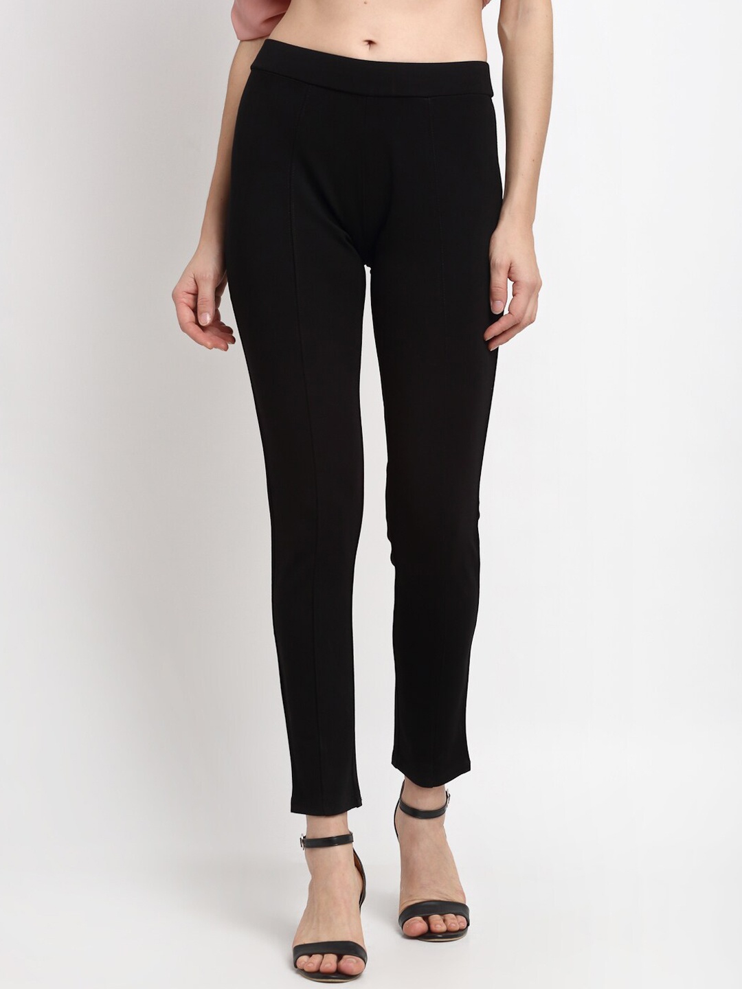 

Gipsy Women Black Solid Ankle-Length Knitted Jegging
