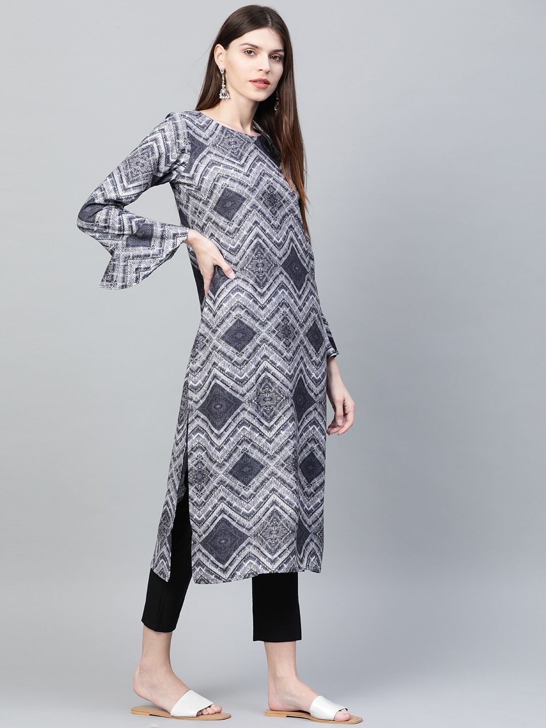 

ZIYAA Women Black Screen Print High Slit Kurta with Trousers