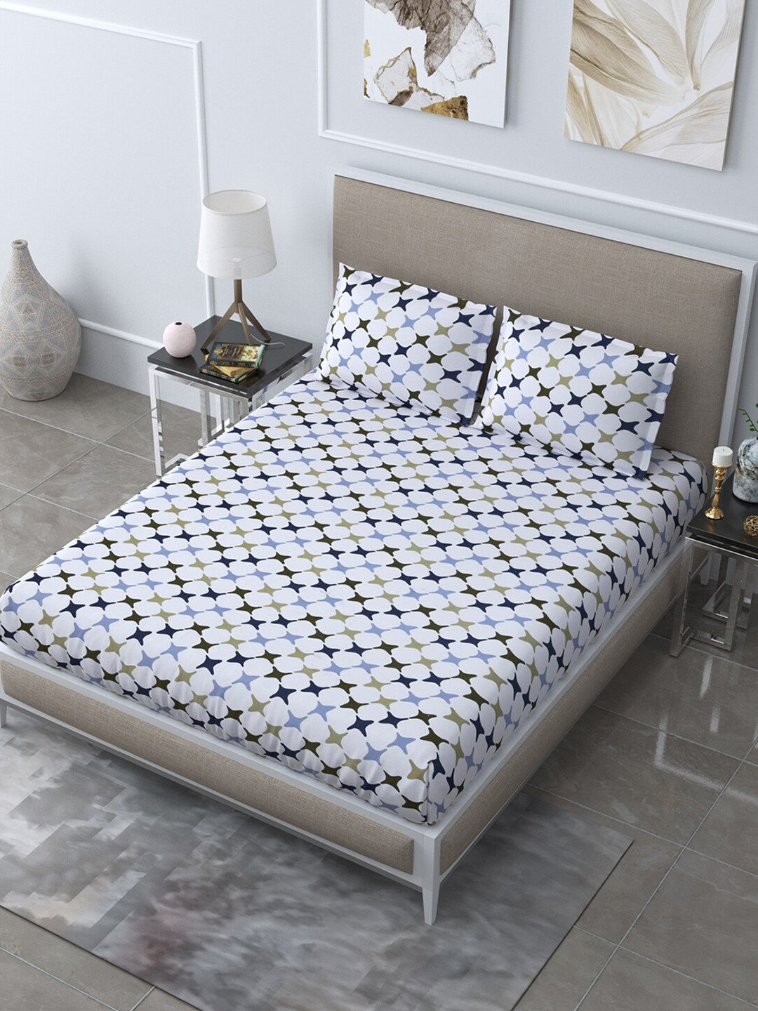 LIVING ROOTS White & Grey Geometric 210 TC Queen Bedsheet with 2 Pillow Covers