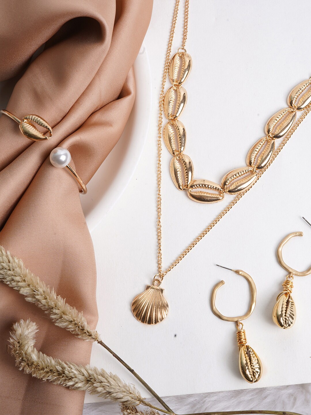 

JOKER & WITCH Gold-Plated White Pearl Beaded Playa Jewellery Set