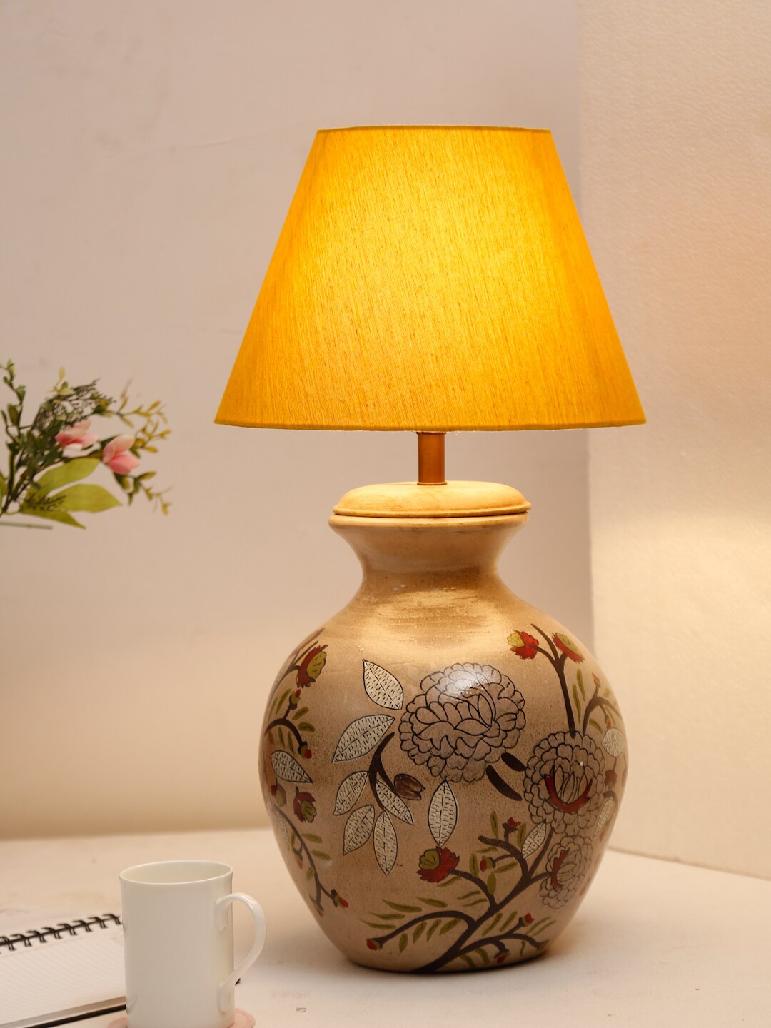 

Fabindia Yellow & Brown Solid Classic Country & Lampshade