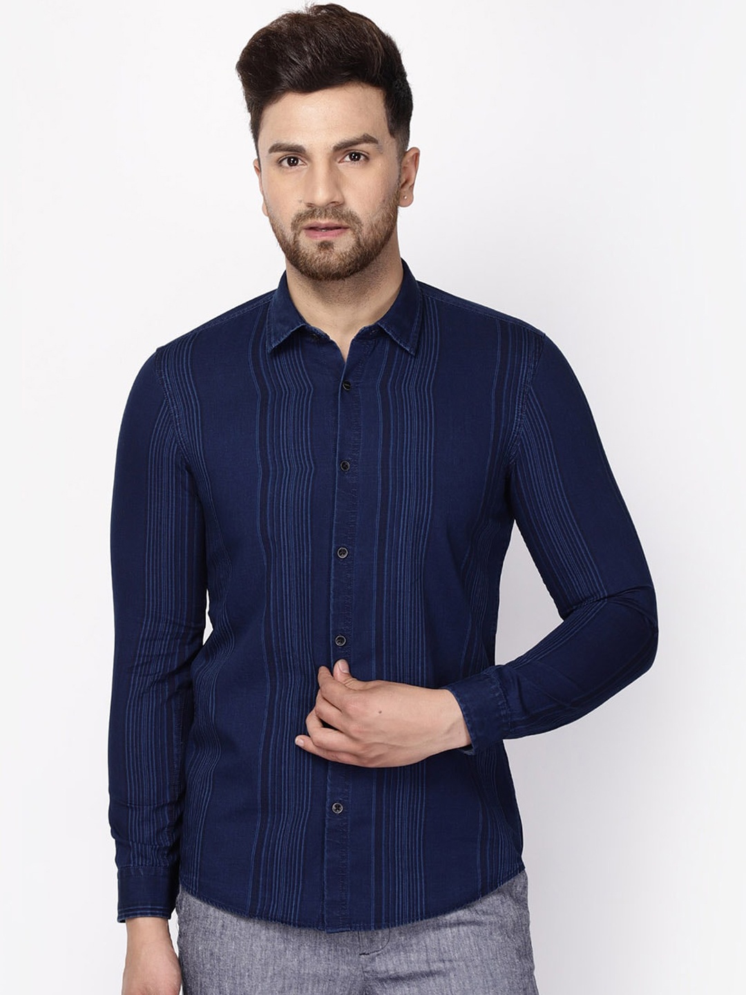 

Blackberrys Men Blue Pheonix Skinny Fit Striped Casual Shirt