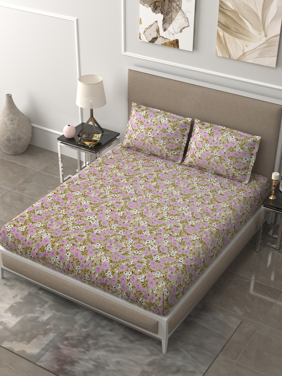 LIVING ROOTS Violet & Beige Floral 210 TC Queen Bedsheet with 2 Pillow Covers