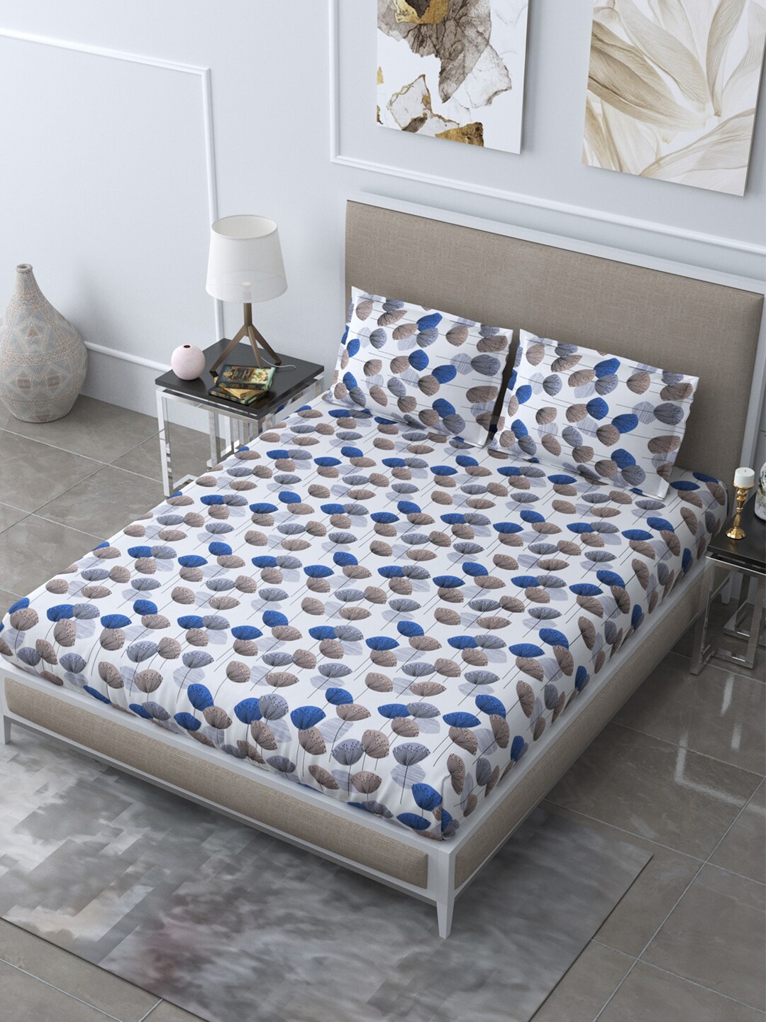 

LIVING ROOTS White & Blue Floral 210 TC Queen Bedsheet with 2 Pillow Covers
