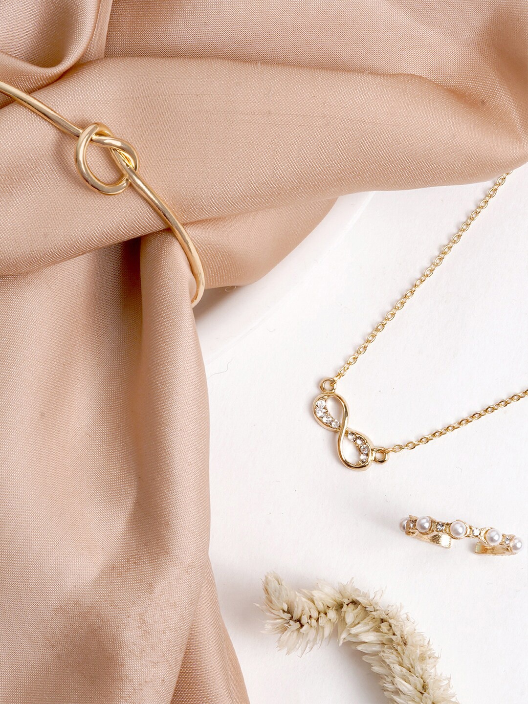 

JOKER & WITCH Gold-Coloured & White Jewellery Set