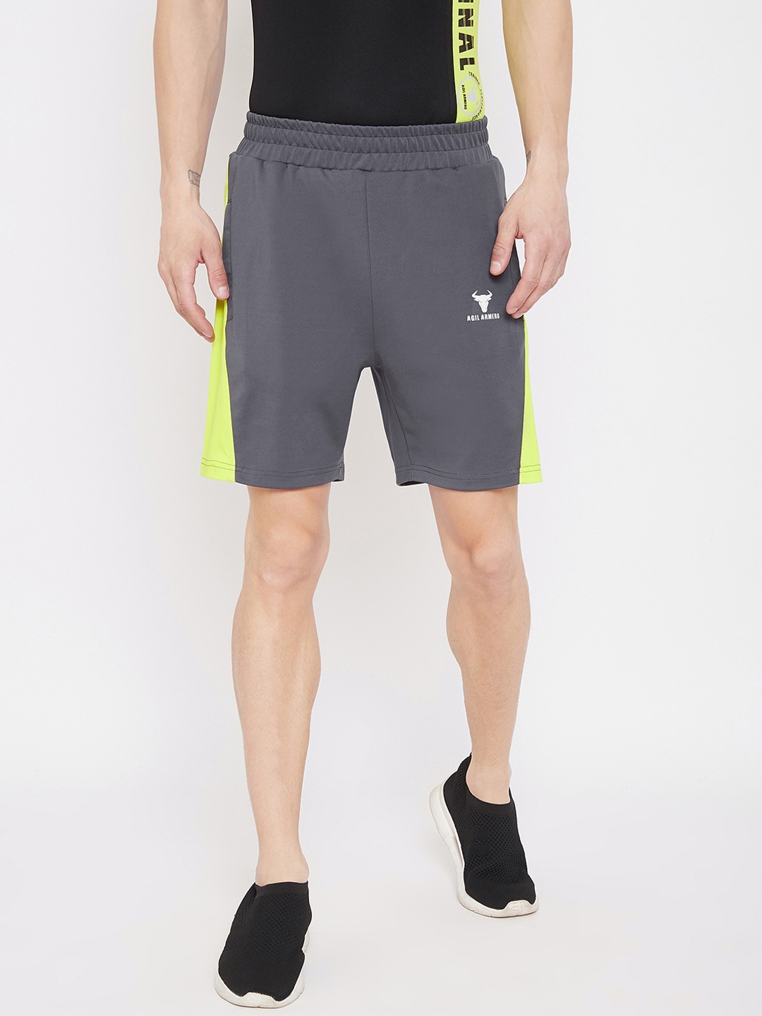 

AGIL ARMERO Men Grey & Yellow Colourblocked Mid-Rise Sports Shorts