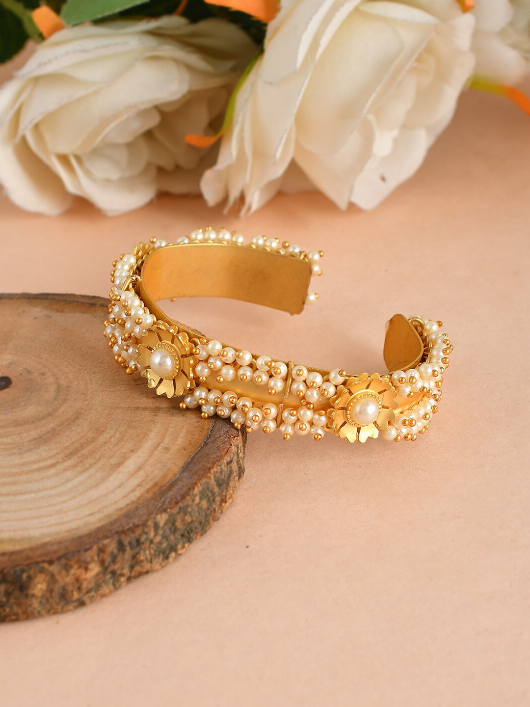 

Silvermerc Designs Women Gold & Cream-Coloured Brass Pearls Temple Gold-Plated Kada Bracelet