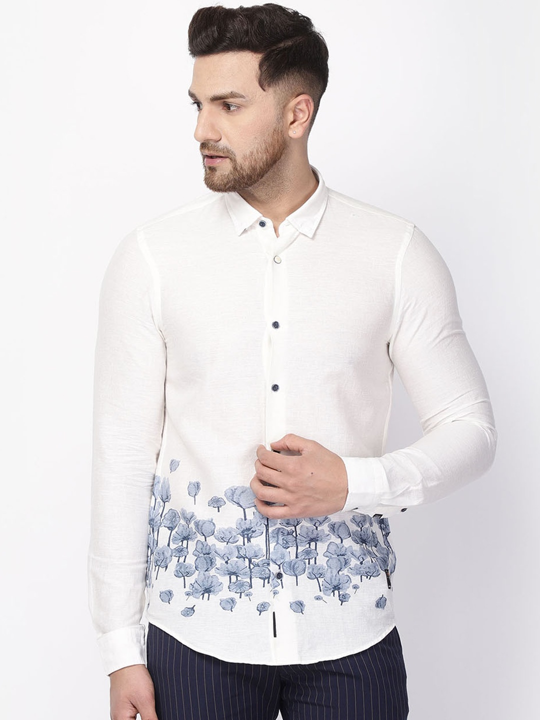 

Blackberrys Men White Skinny Fit Printed Casual Shirt