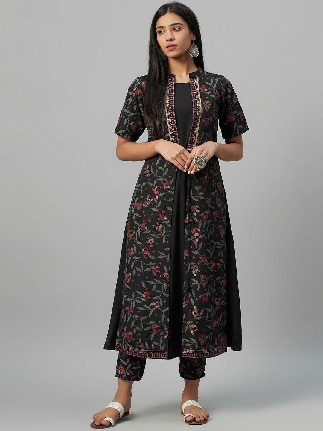 

ZIYAA Women Black Ethnic Motifs Printed Layered Kurta with Trousers