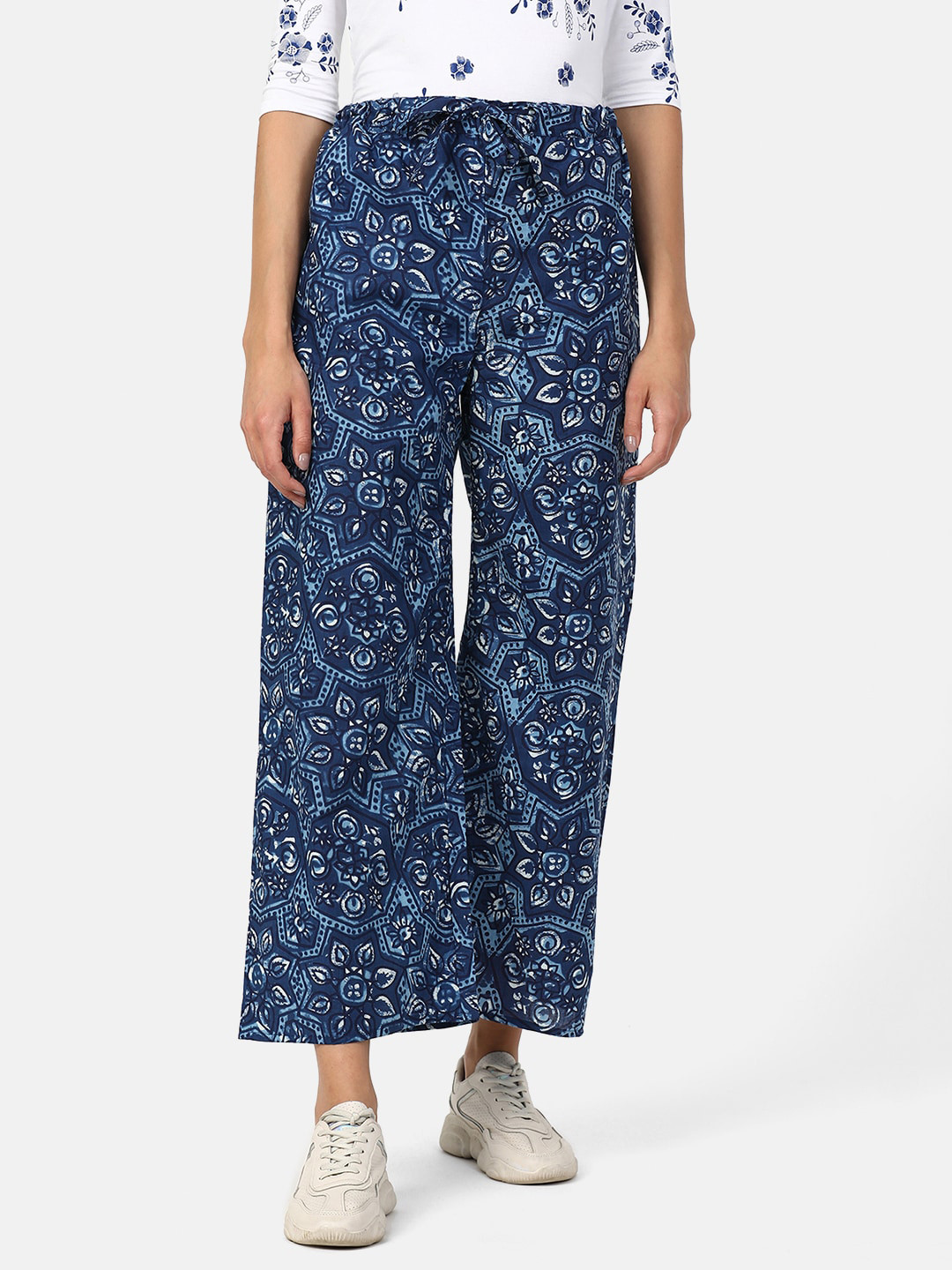 

V2 Value & Variety Women Navy Blue & White Floral Printed Knitted Palazzos