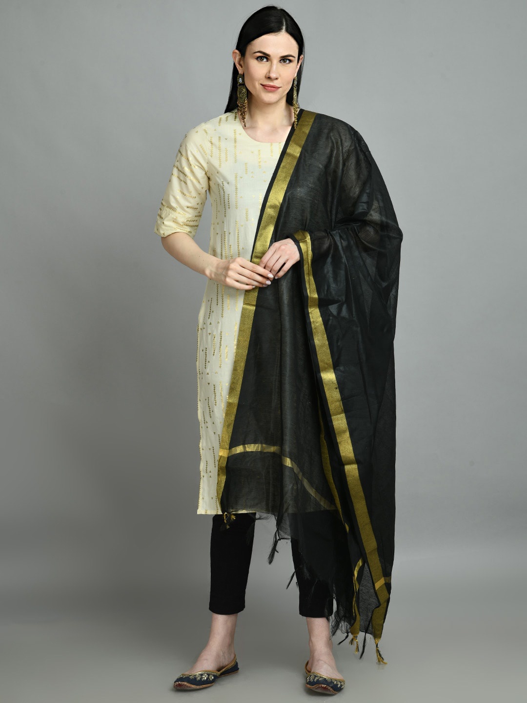 

Myshka Black & Gold-Toned Dupatta with Zari
