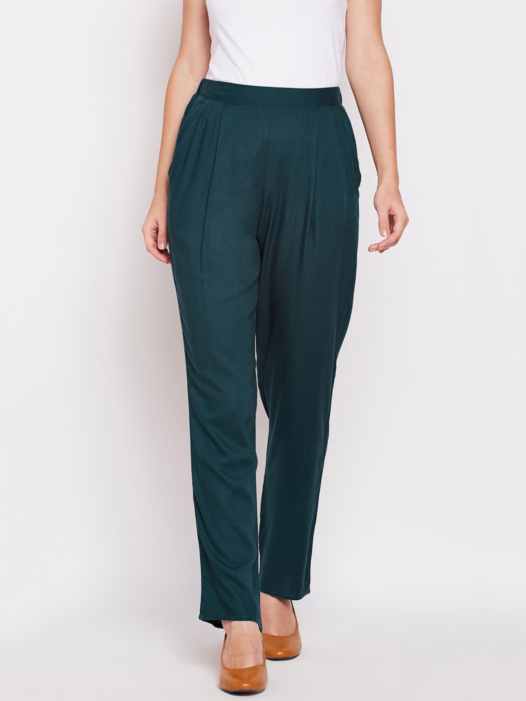 

Oxolloxo Women Green Solid Peg Trousers