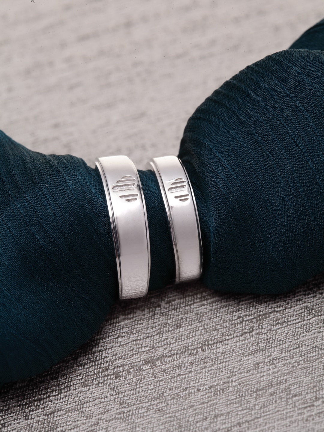 

Clara Unisex Set Of 2 Sterling Silver-Toned Adjustable Couple Finger Ring