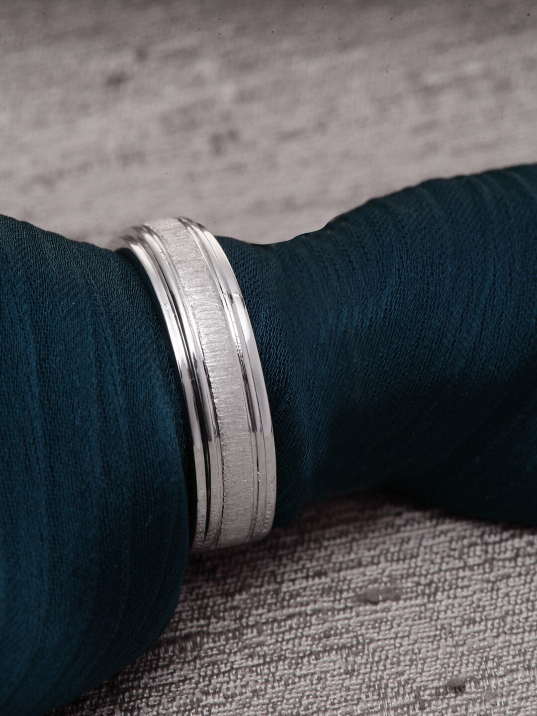 

Clara Men Silver Toned Adjustable Finger Ring