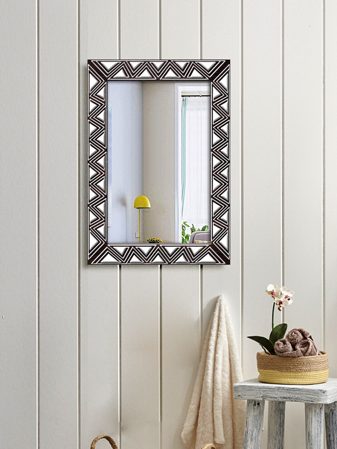 

999Store Black & White ZigZag Pattern Wall Mirror