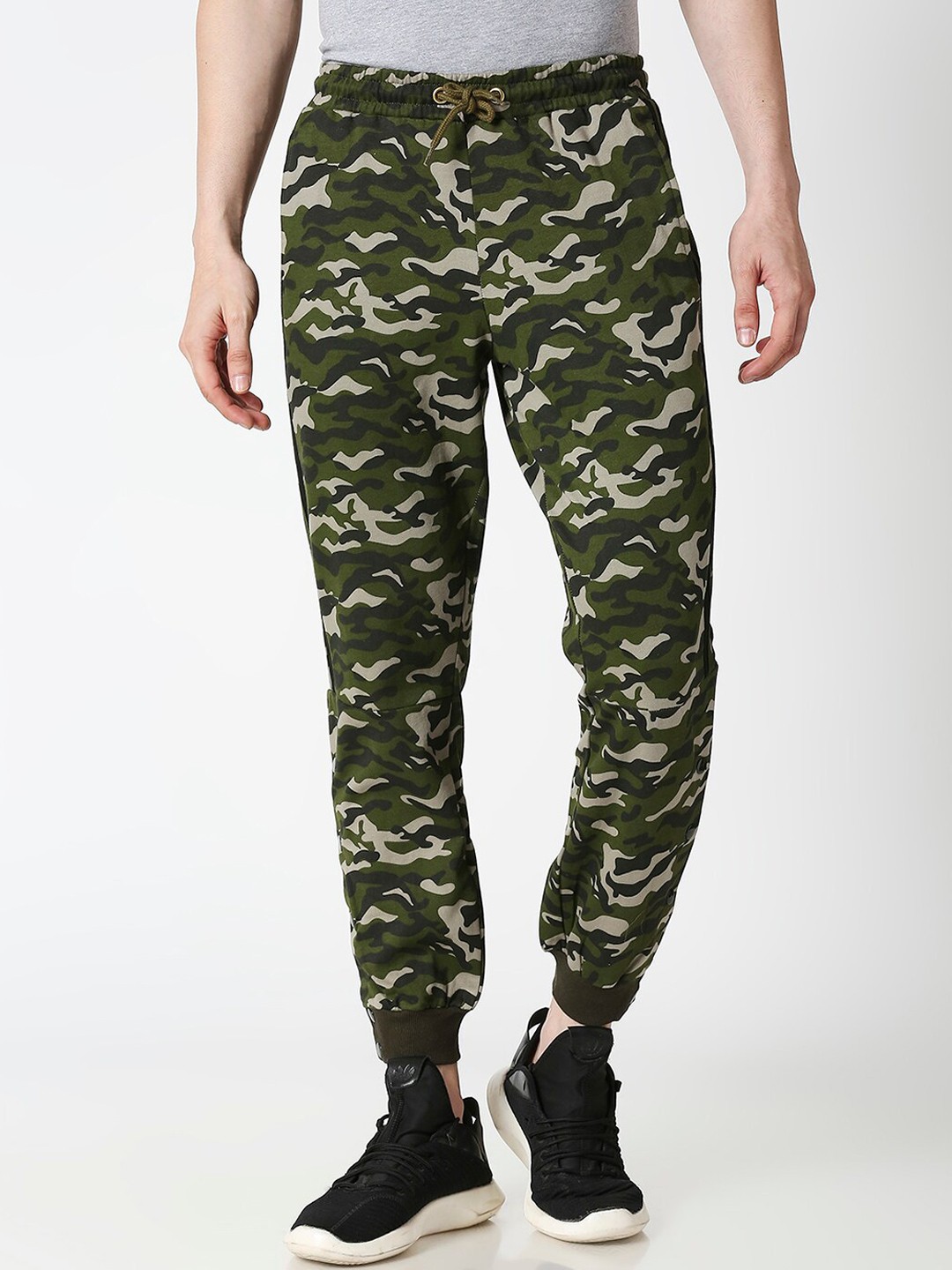 

Bewakoof Men Olive Green & Black Camouflage Printed Pure Cotton Casual Joggers