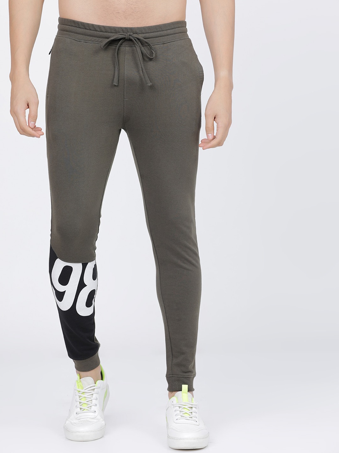 

The Indian Garage Co Men Olive Green Solid Slim Fit Printed Joggers