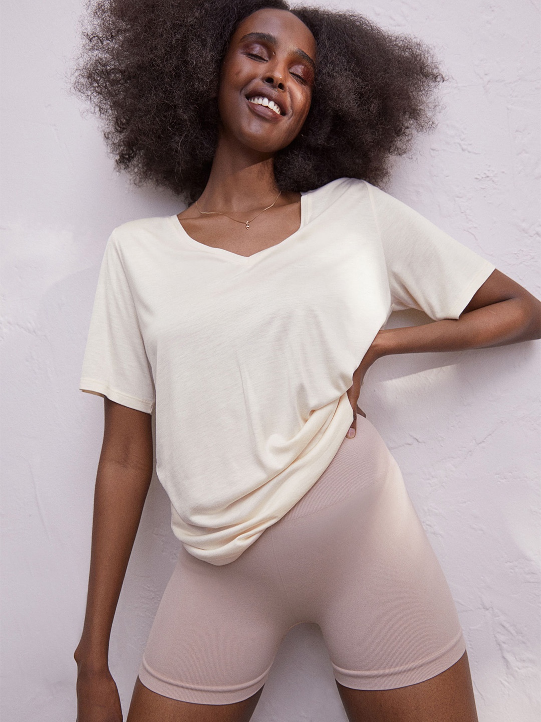 

H&M White Viscose V-neck T-shirt