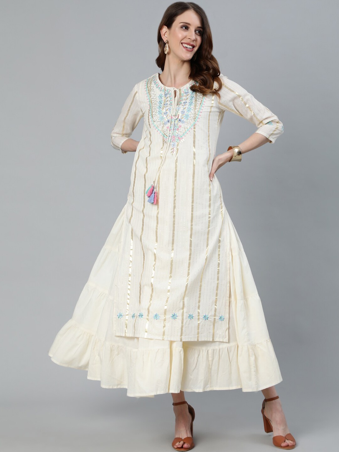 

Ishin Women Off White Embroidered Keyhole Neck Anarkali Kurta