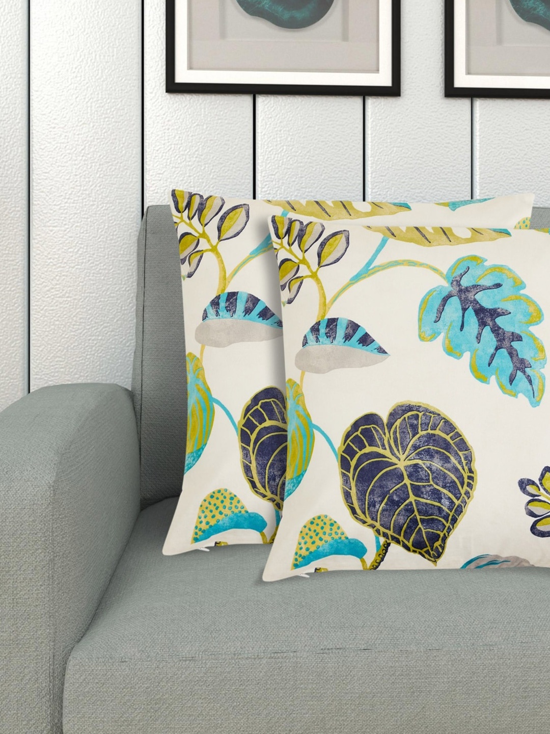 

Home Centre Blue & White Set of 2 Floral Round Cushion Covers