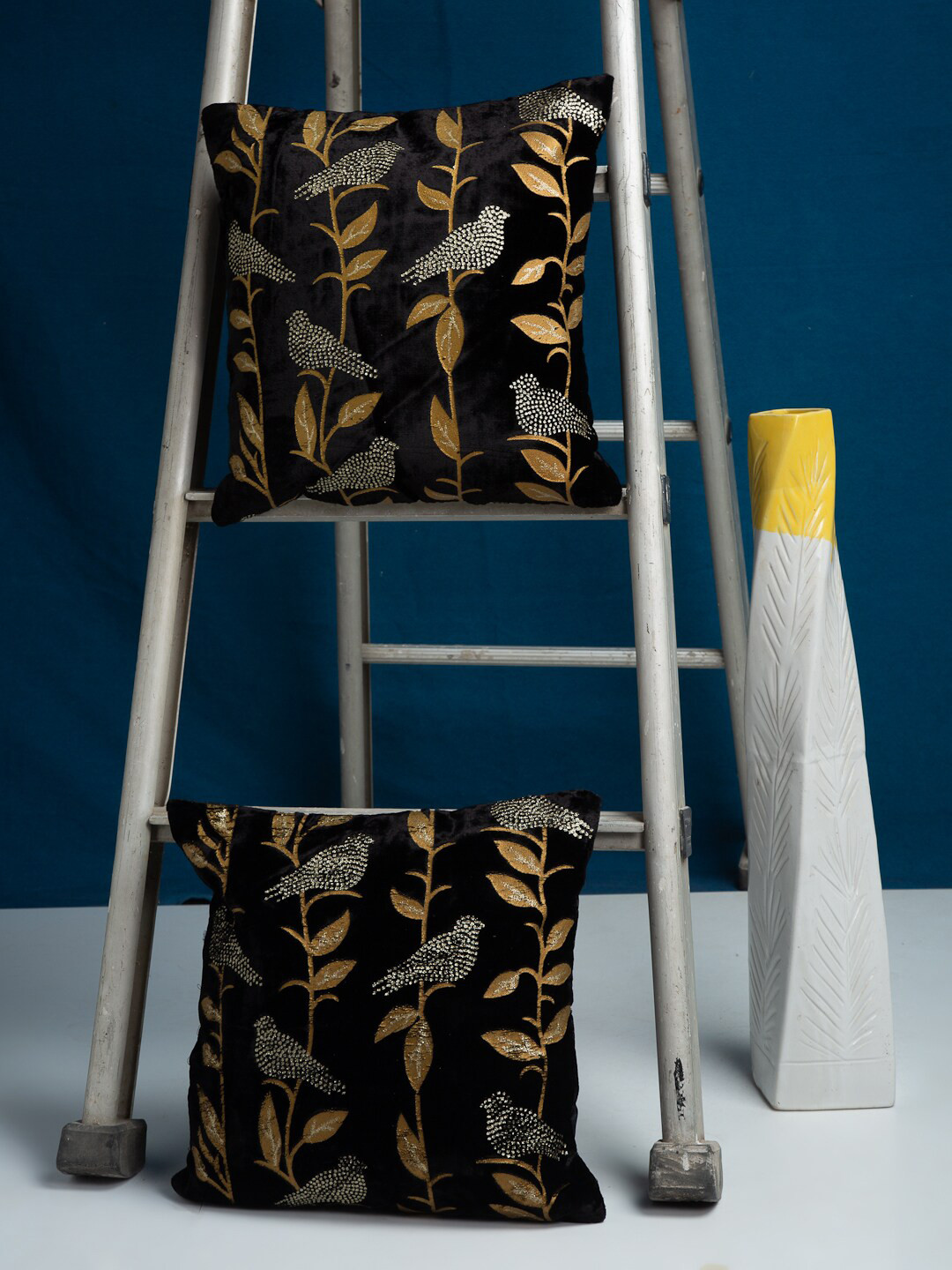 

HOSTA HOMES Set Of 2 Black & Gold-Toned Floral Velvet Square Cushion Covers