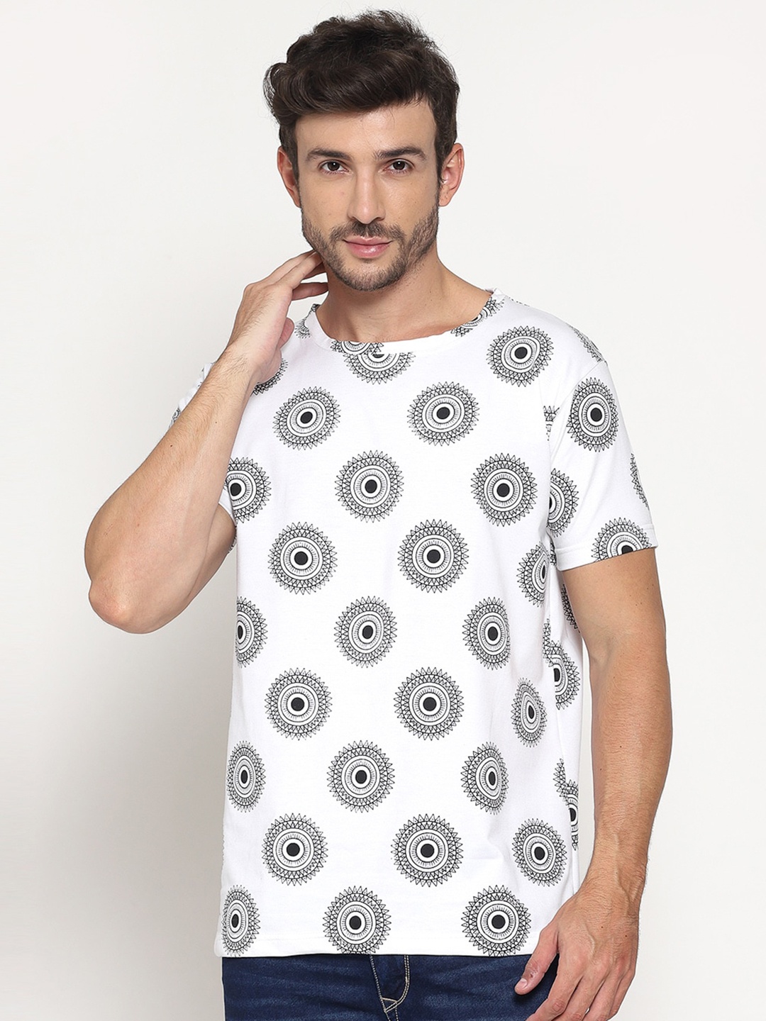 

PAUSE SPORT Men White & Black Printed Slim Fit T-shirt