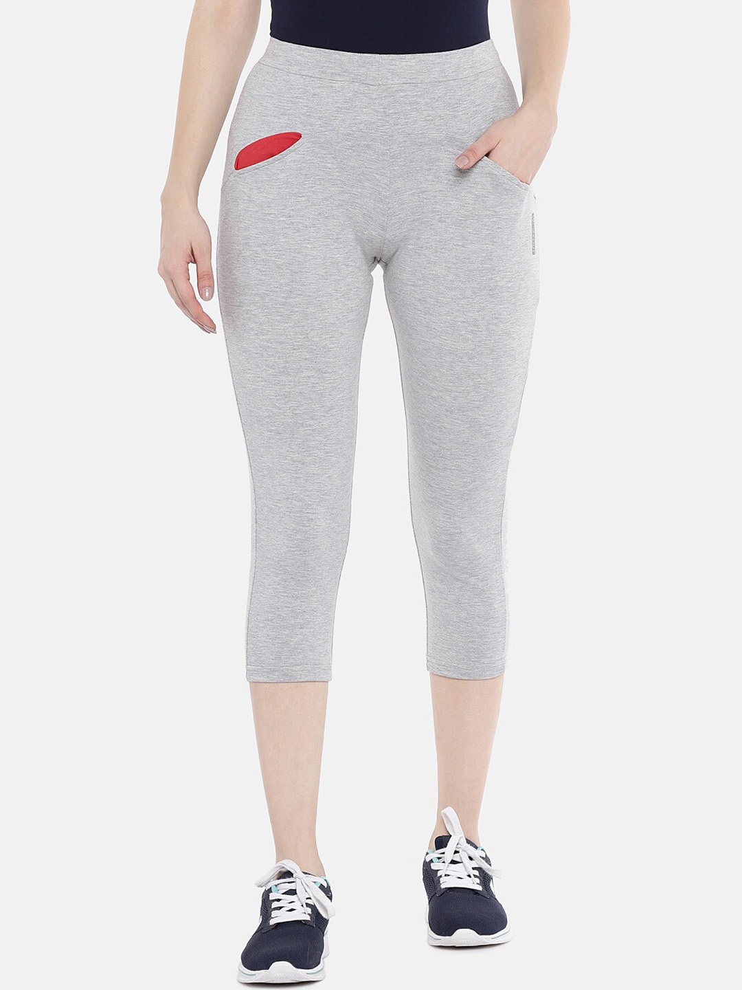 

Sweet Dreams Women Grey Melange Solid Cotton Capri Lounge Pants