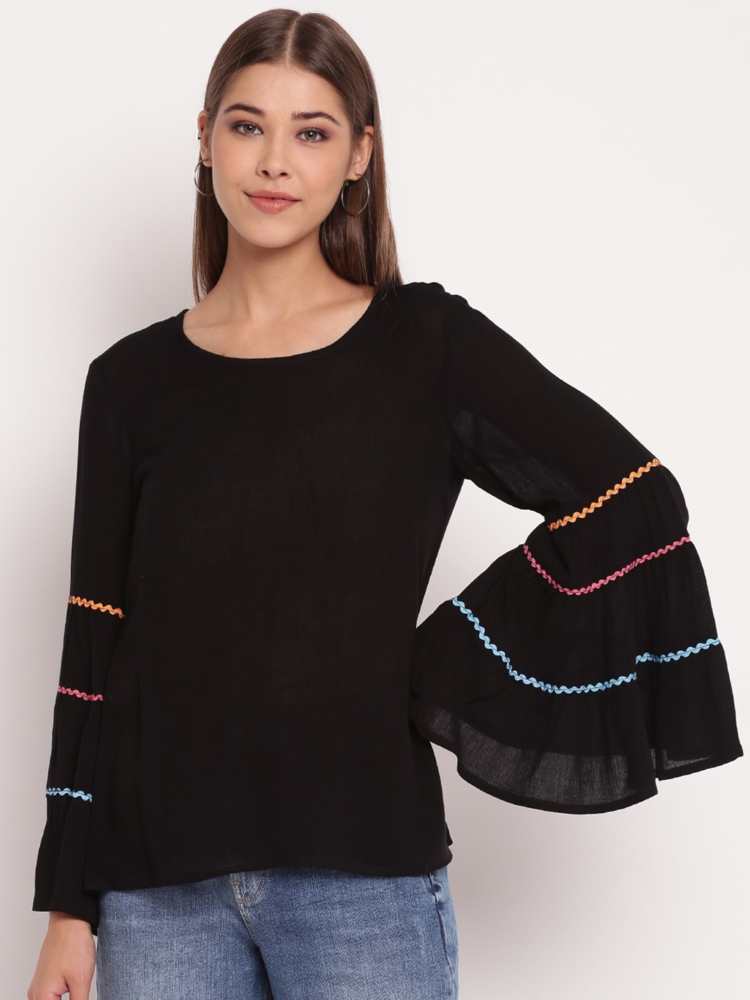 

AKIMIA Black Regular Top