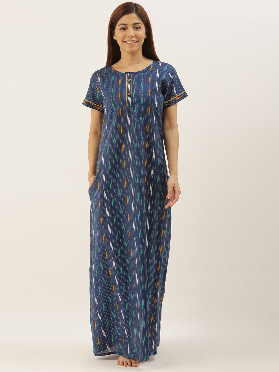 

Bannos Swagger Women Blue & White Ikat Printed Pure Cotton Nightdress