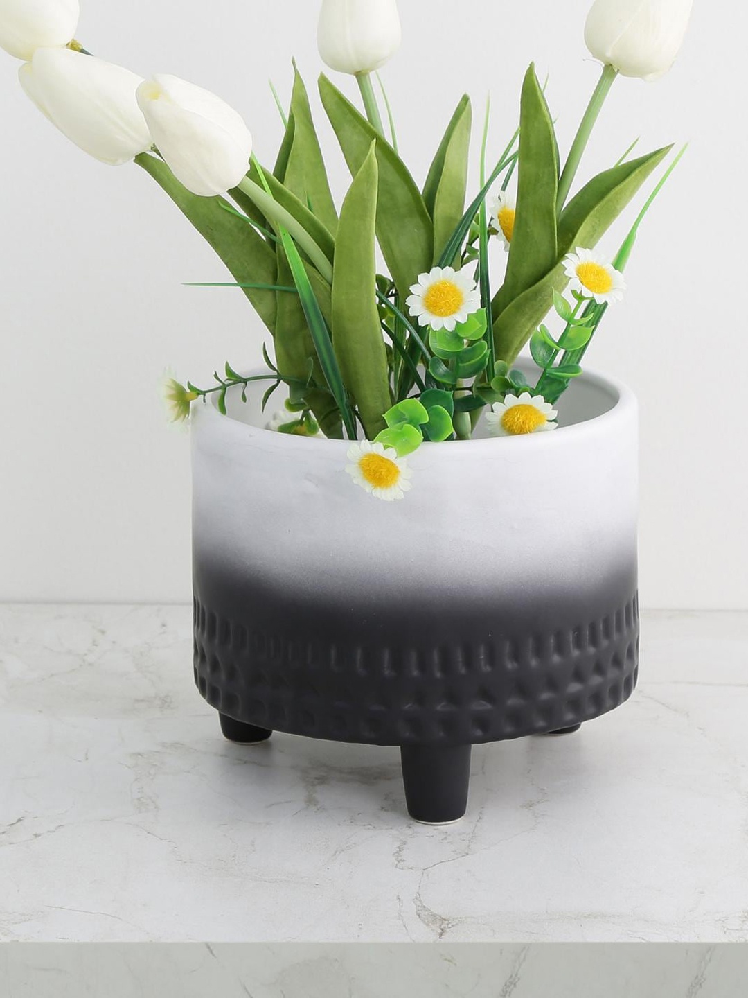 

Home Centre Black & White Colourblocked Valencia Face Embossed Planter