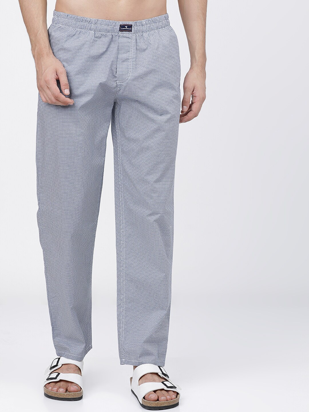 

The Indian Garage Co Men White & Navy Blue Checked Cotton Lounge Pants